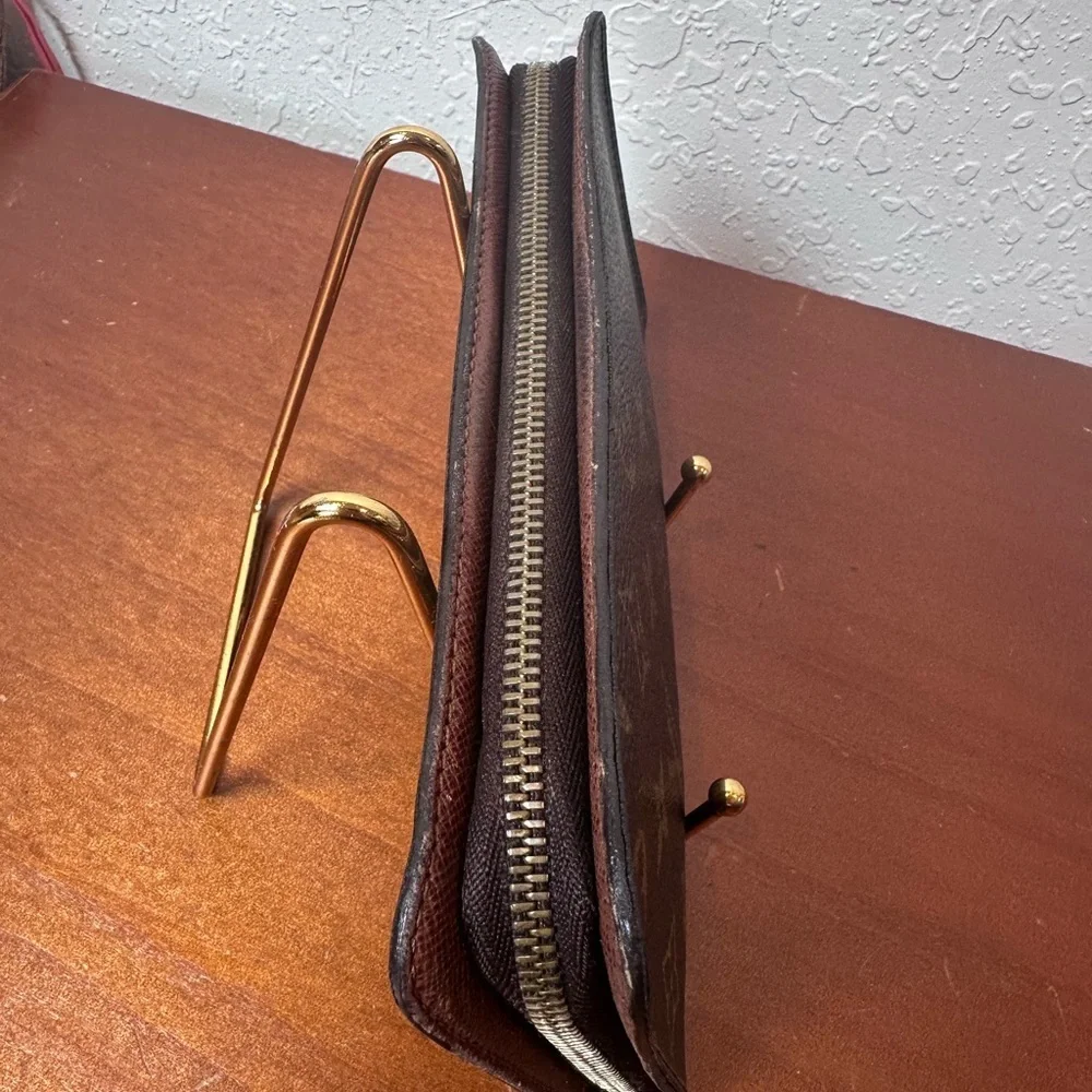 Louis Vuitton Long Zipper Wallet - Picture 2 of 7